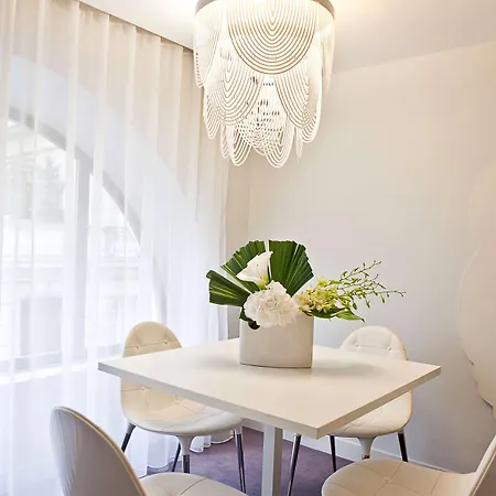 Elysee Secret Hotel 4*