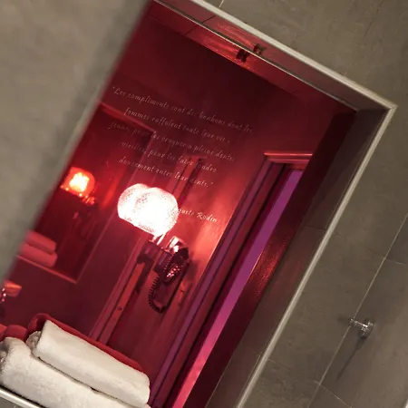 Hotel Elysee Secret 4*