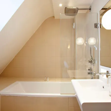 Hotel Elysee Secret